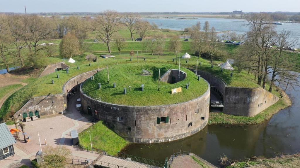 Fort Vuren Extérieur photo
